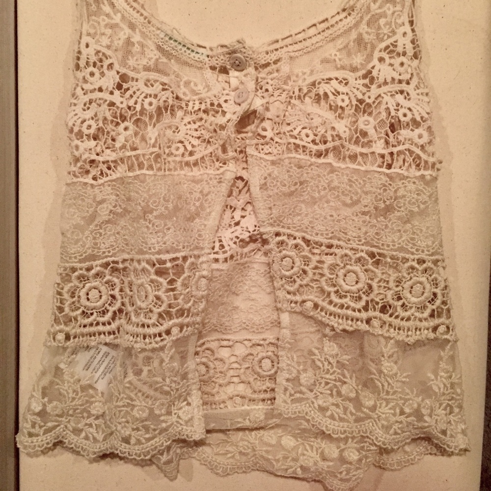 Lacey white top